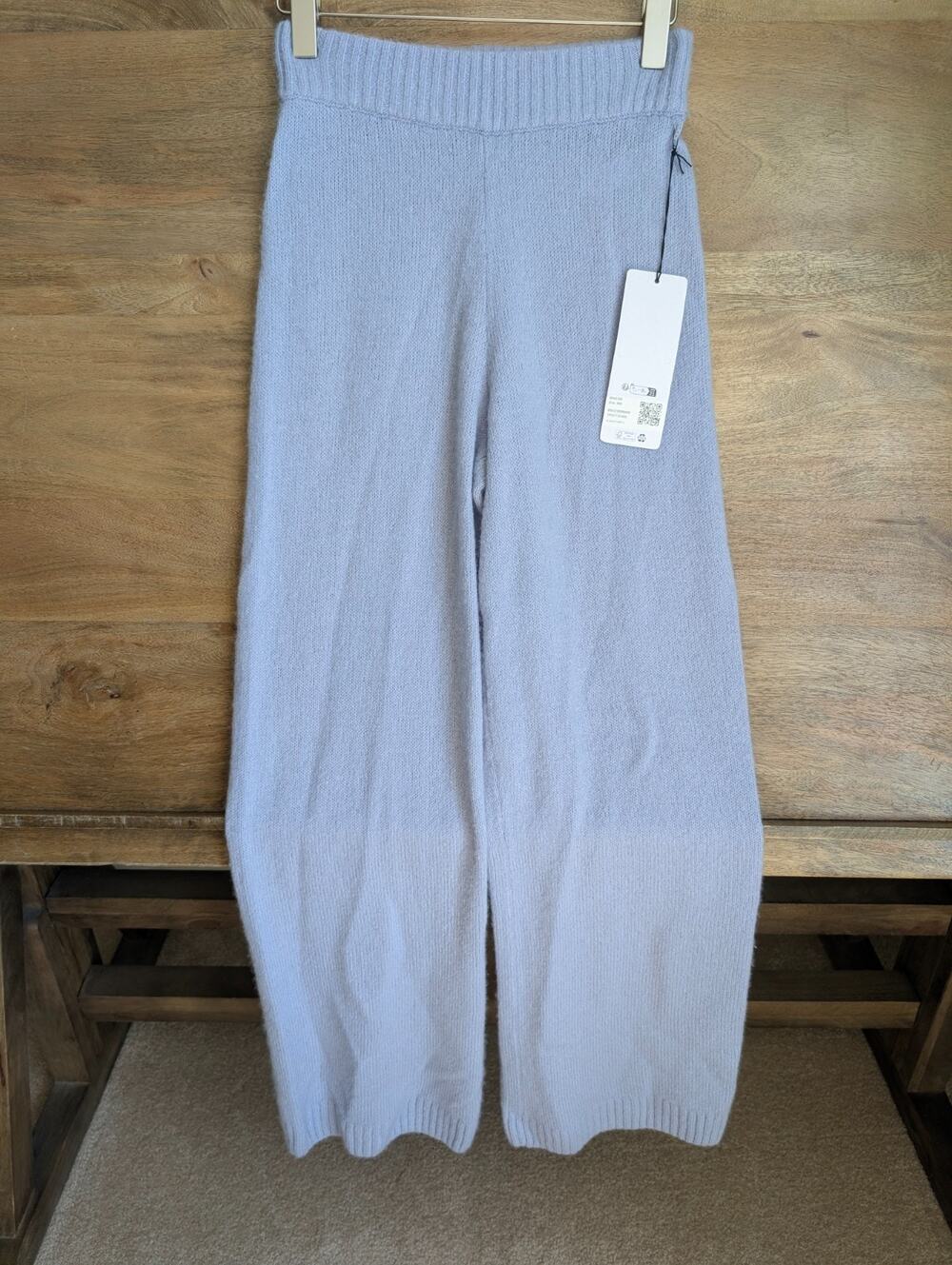 NWT Alo Yoga Pants Women XXS Blue Wool Cashmere Knit High-Waist Wide Leg W54278R - Picture 1 of 5